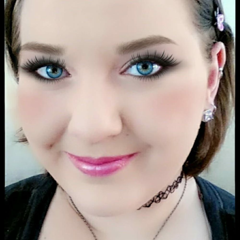 Meet your Posher, Caitlyn